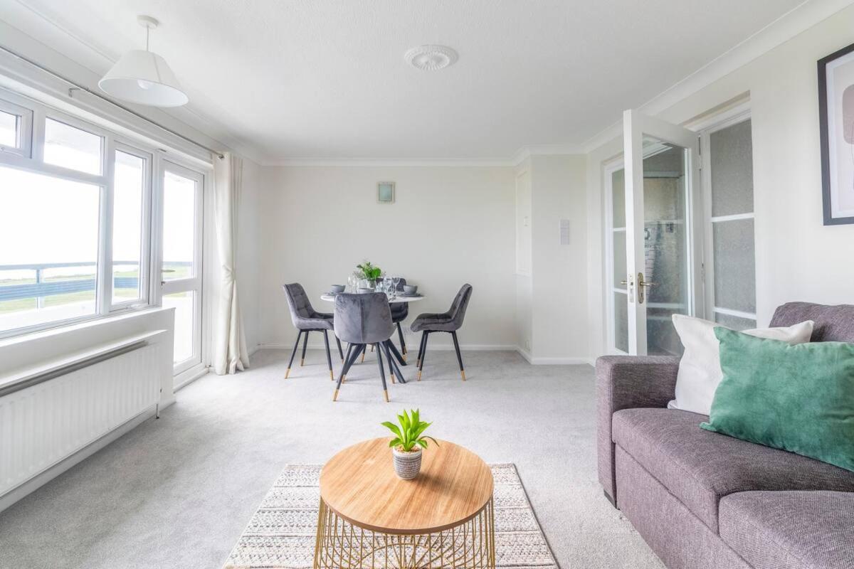 Breath Taking Sea View 2 Bedroom Sleeps 6- Parking Bournemouth Exterior foto